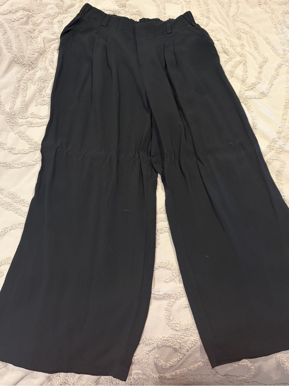 HALARA Black Wide-Leg Flow Pant
